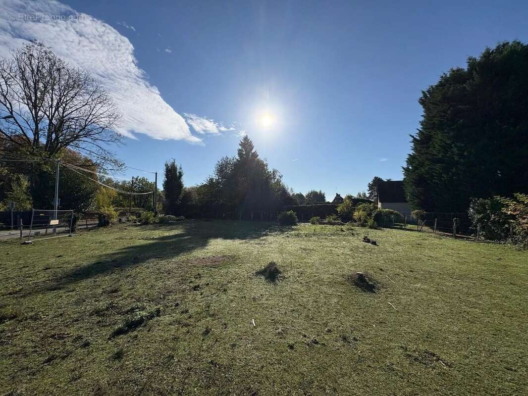 Terrain à FONTAINE-SOUS-JOUY