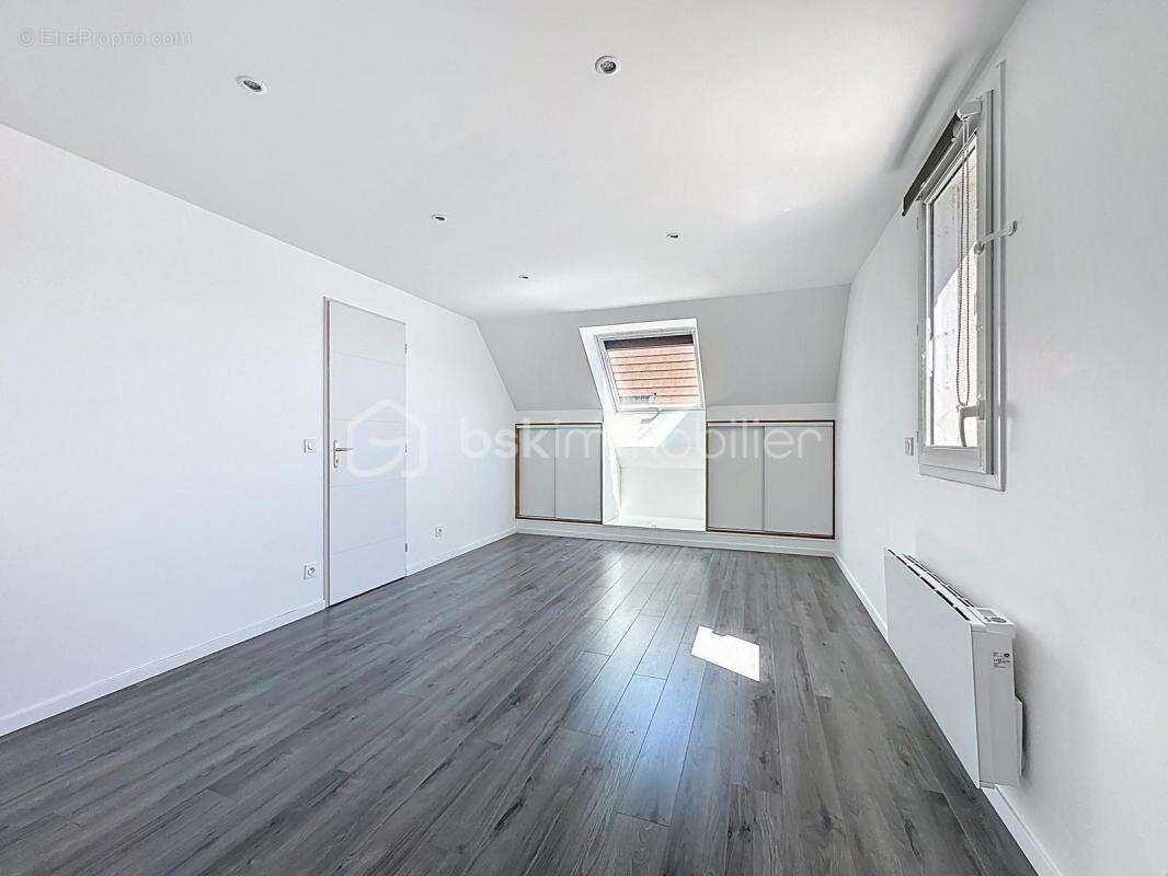 Maison à SAINT-PIERRE-DU-PERRAY