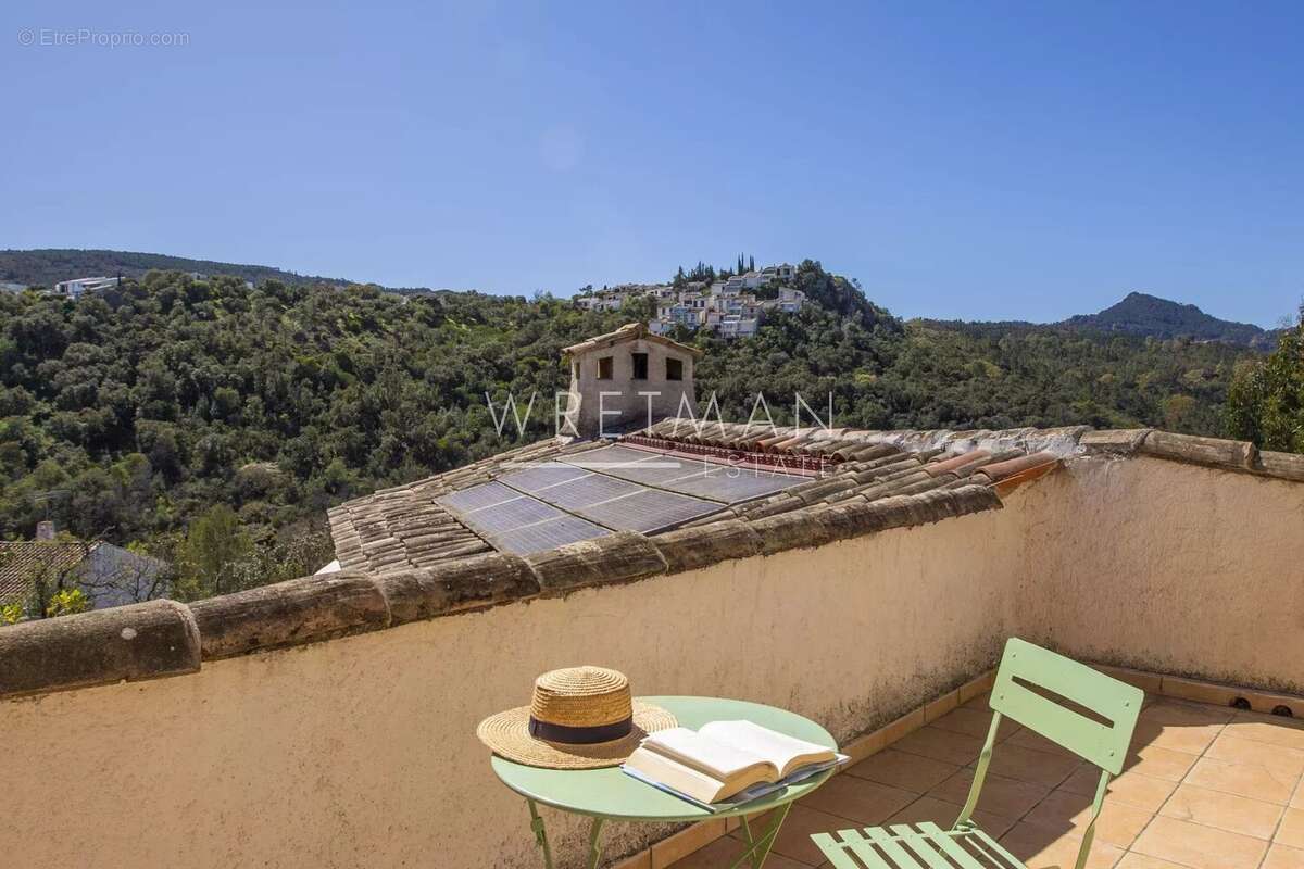 Maison à MANDELIEU-LA-NAPOULE