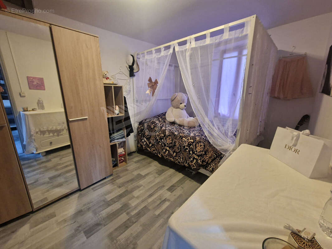 Appartement à GY-L'EVEQUE