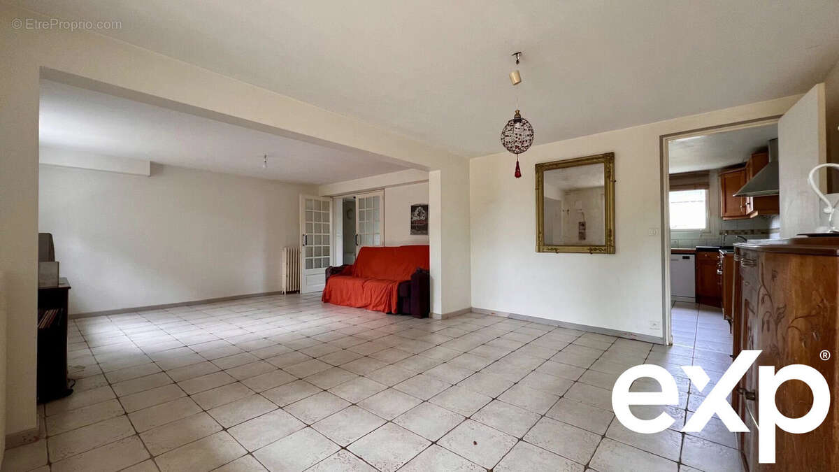 Maison à SAINTE-LUCE-SUR-LOIRE