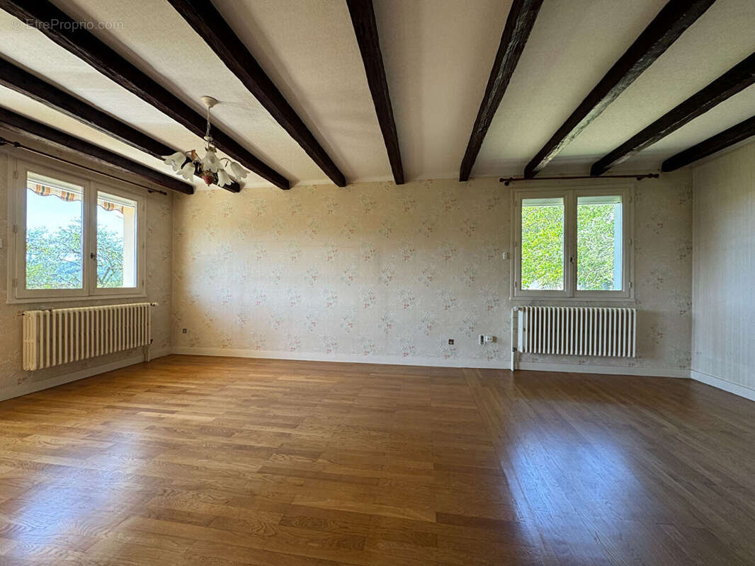 Maison à LONS-LE-SAUNIER