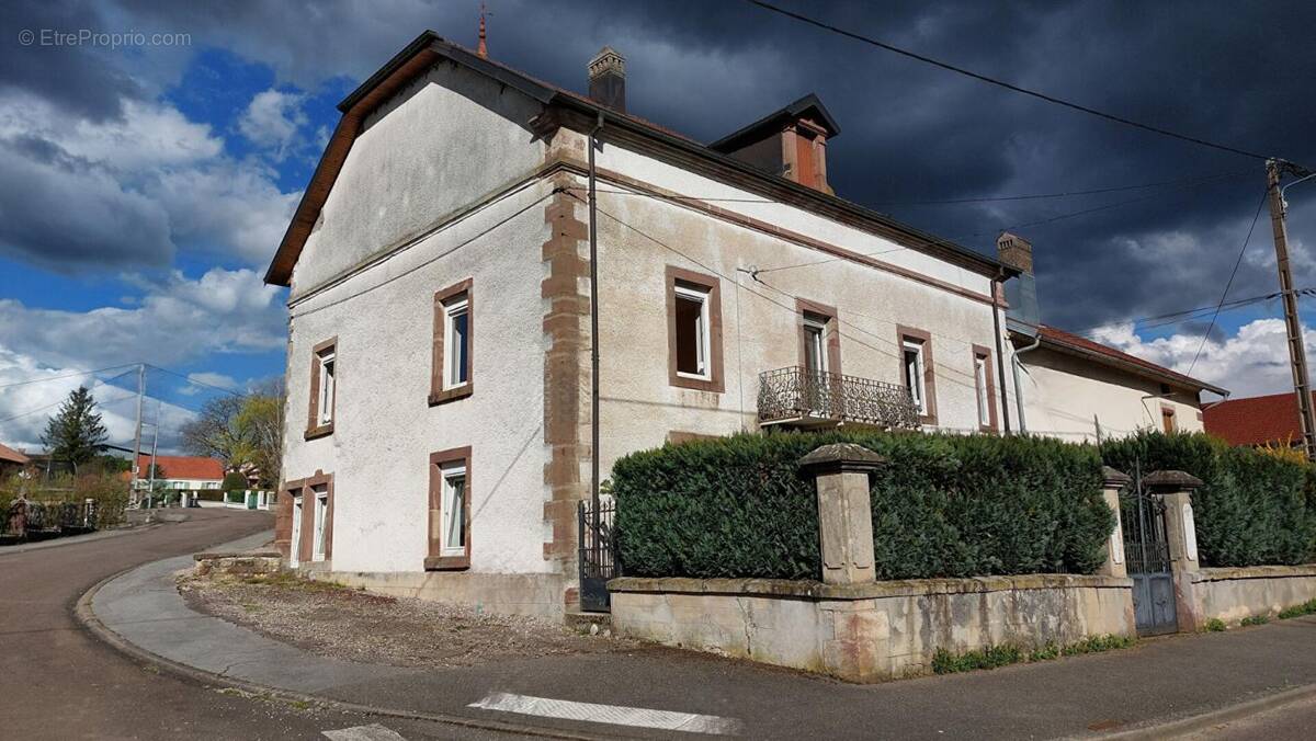 Maison à SAINT-LOUP-SUR-SEMOUSE