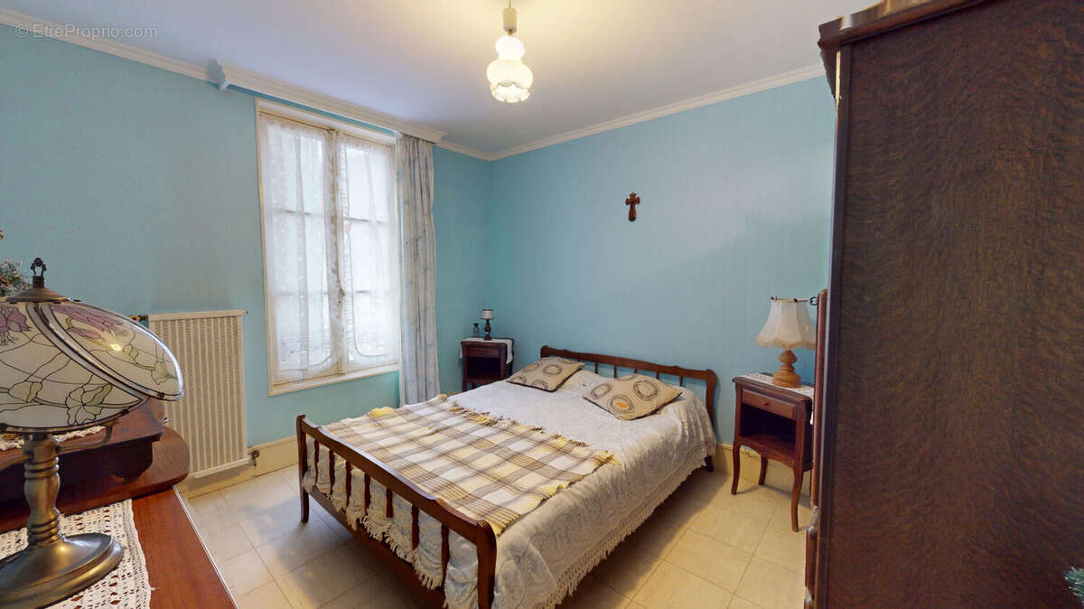 Appartement à BREUX-JOUY