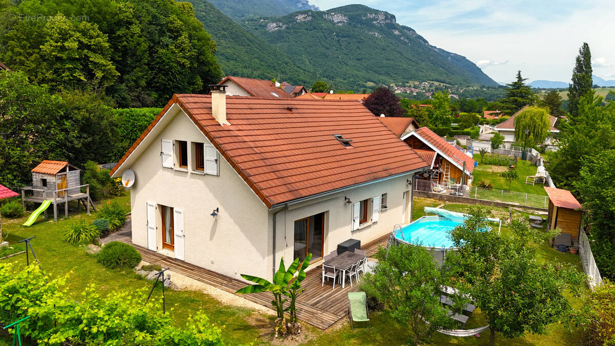 Maison à SAINT-VINCENT-DE-MERCUZE