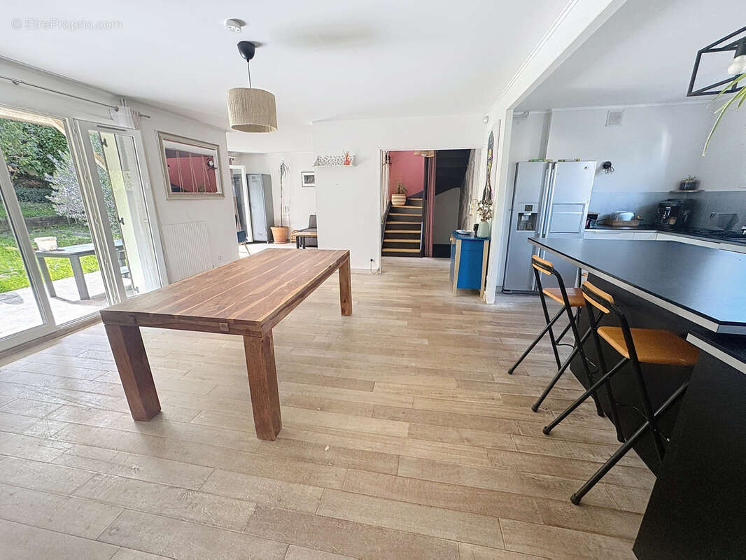 Maison à SAINT-GENIS-LAVAL