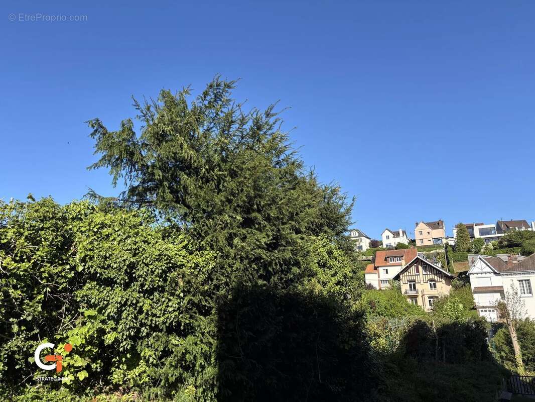Appartement à MONT-SAINT-AIGNAN
