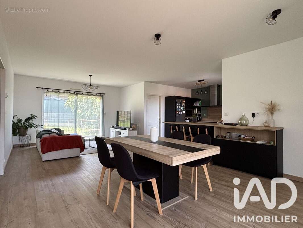 Maison 90 m² à Lagor  - photo 4