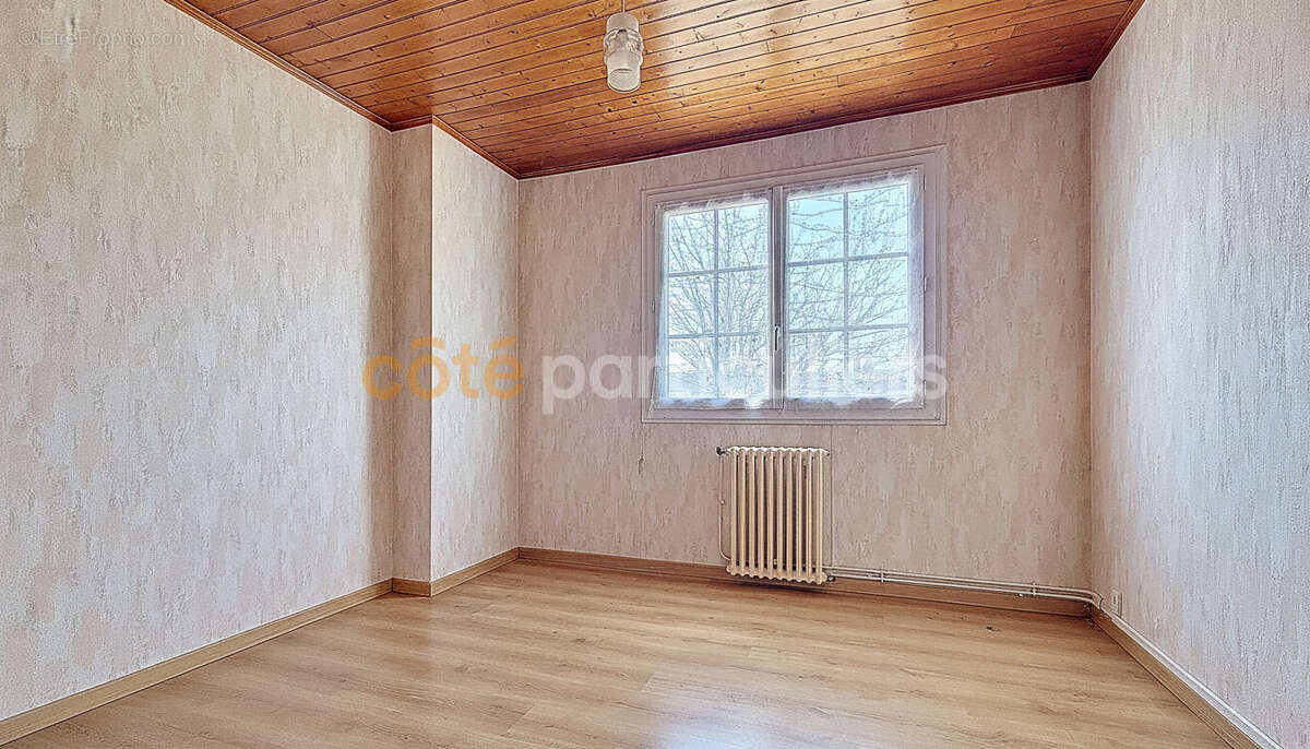 La roche-sur-yon -- maison 5 pieces -- 106 m2 -- jardin sans vis a vis -- grand garage - photo 12
