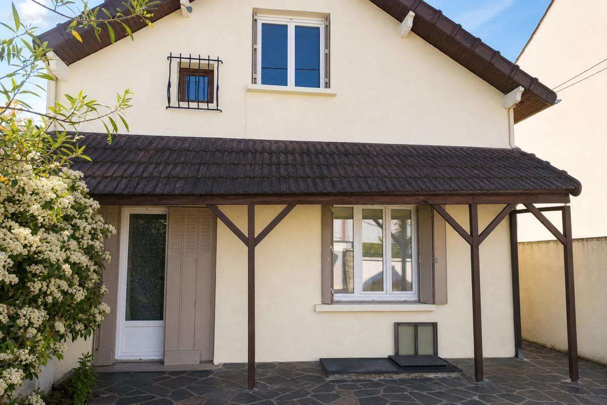 Maison à CARRIERES-SUR-SEINE