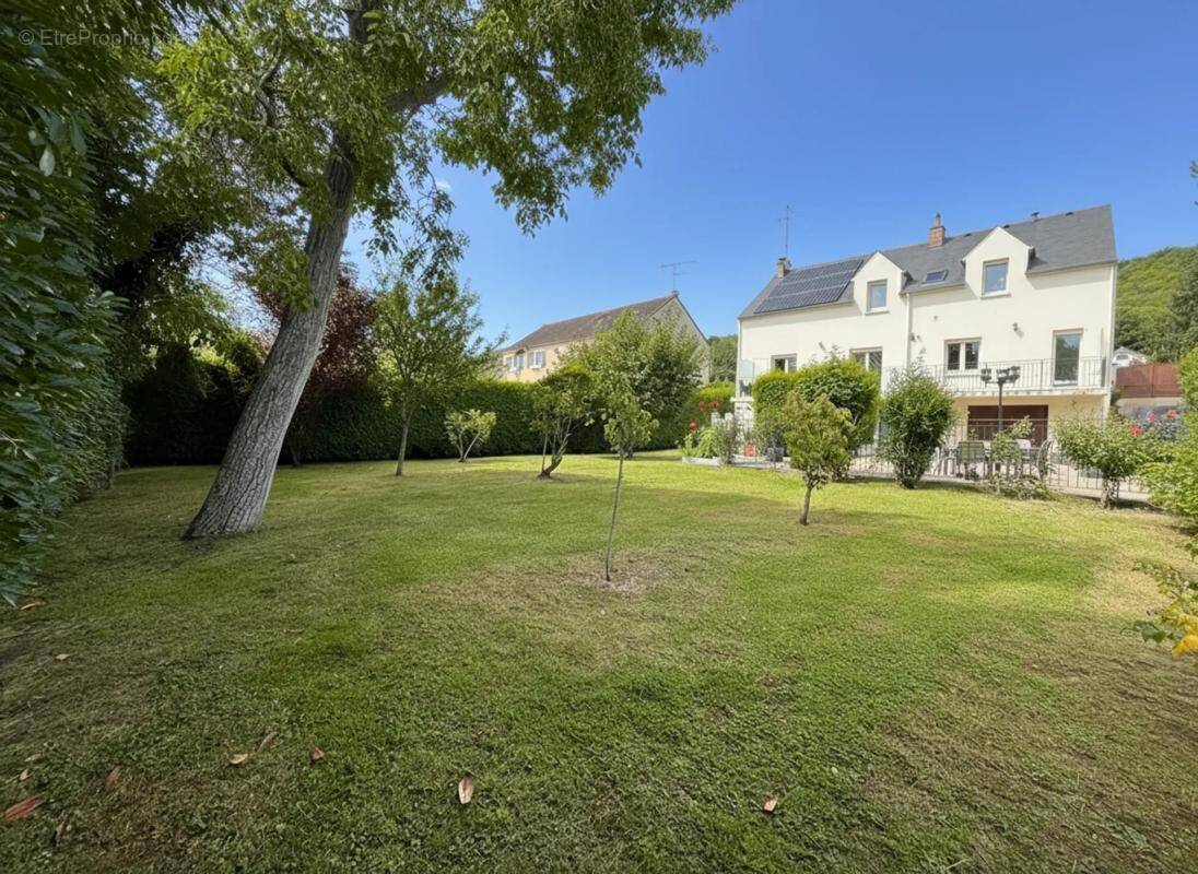 Maison à VAUX-SUR-SEINE