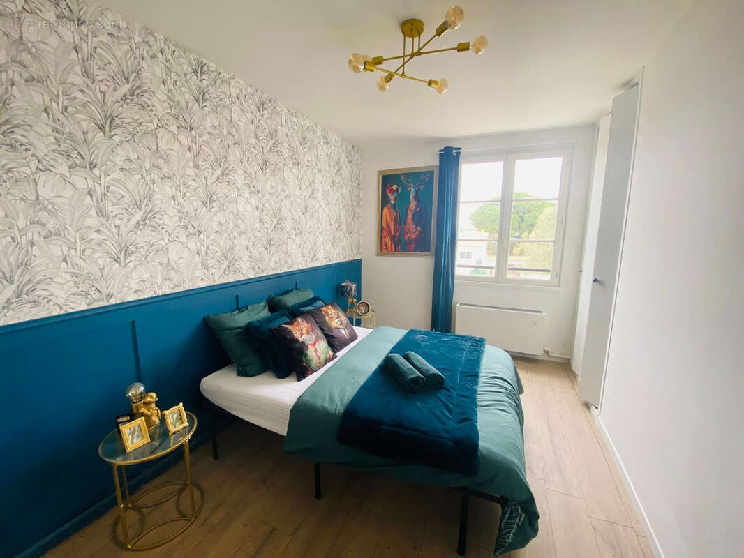 Maison à SAINT-LAURENT-DE-LA-SALANQUE