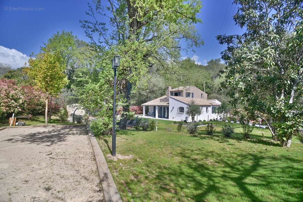 Maison à ROQUEFORT-LES-PINS