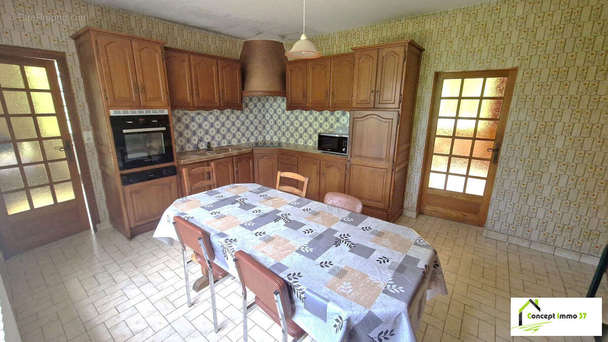Maison 235 m² à Sainte-Maure-De-Touraine  - photo 6