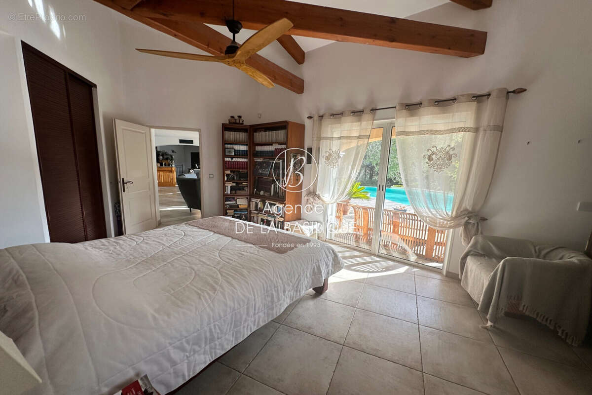 Maison à SAINT-ZACHARIE