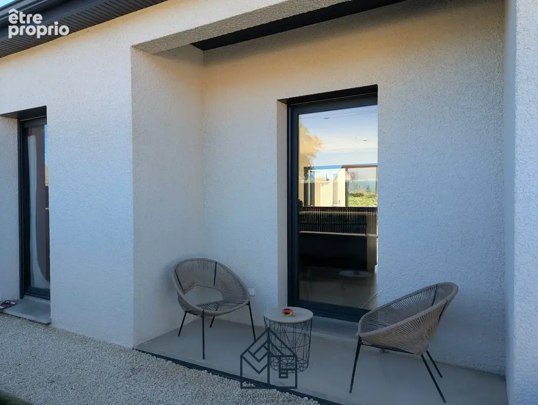 Maison contemporaine récente, performante et parfaitement équipée, à découvrir à Ouches. - photo 5