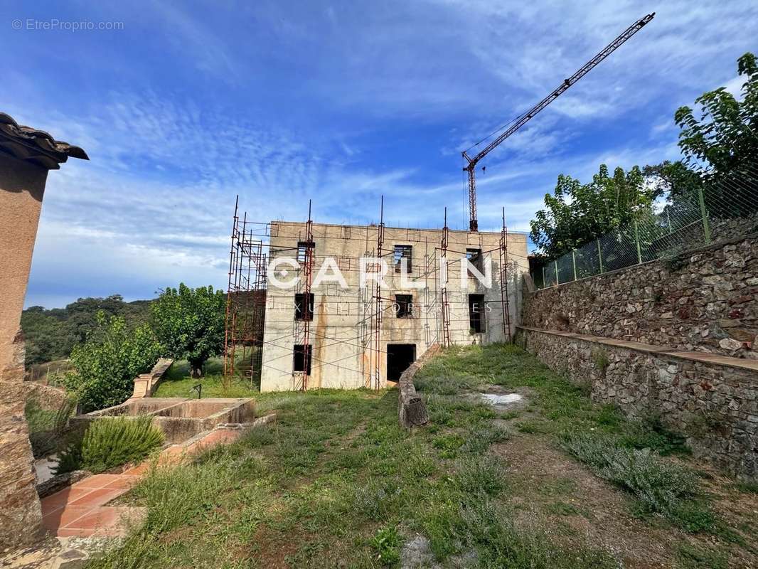 Terrain à PLAN-DE-LA-TOUR