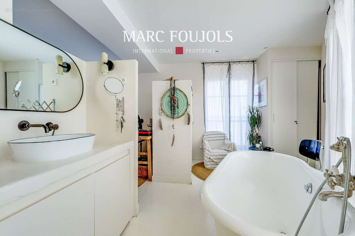 Appartement à PARIS-2E