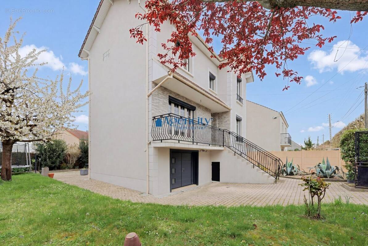 Maison à GOURNAY-SUR-MARNE