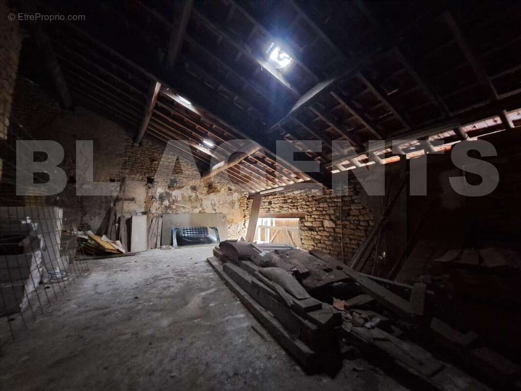 WhatsApp Image 2025-11-03 at 18 - Maison à BILLY-SOUS-MANGIENNES