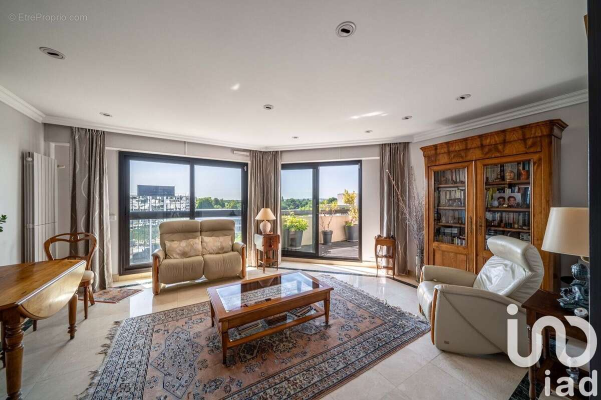 Photo 2 - Appartement à SURESNES