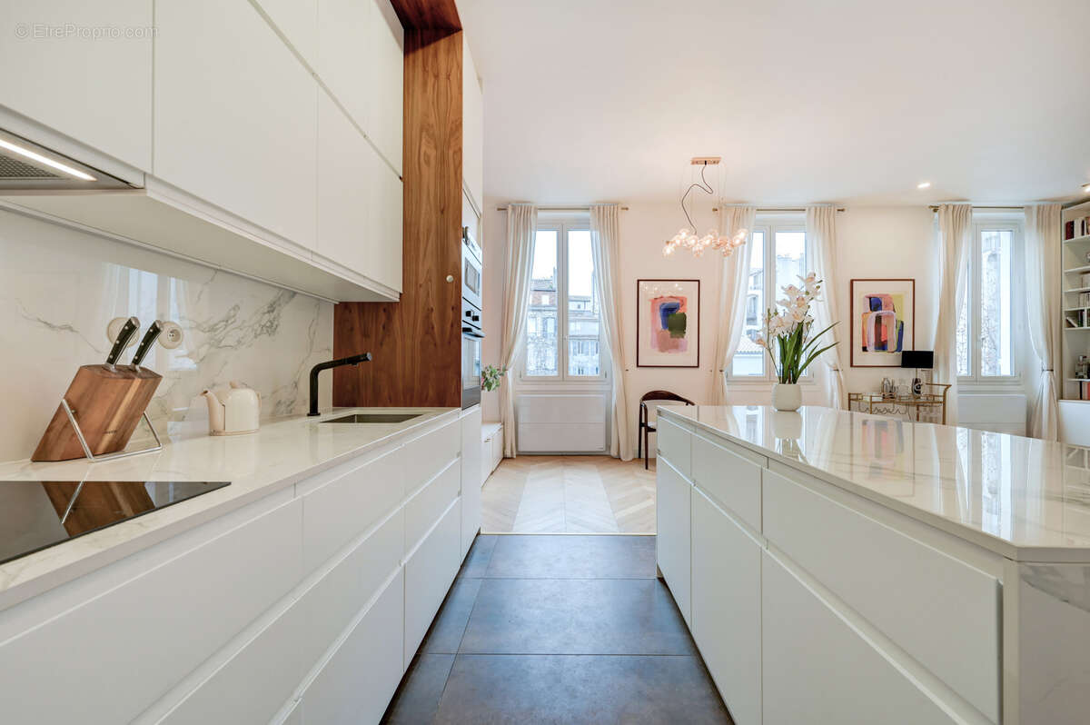 Appartement à MARSEILLE-6E