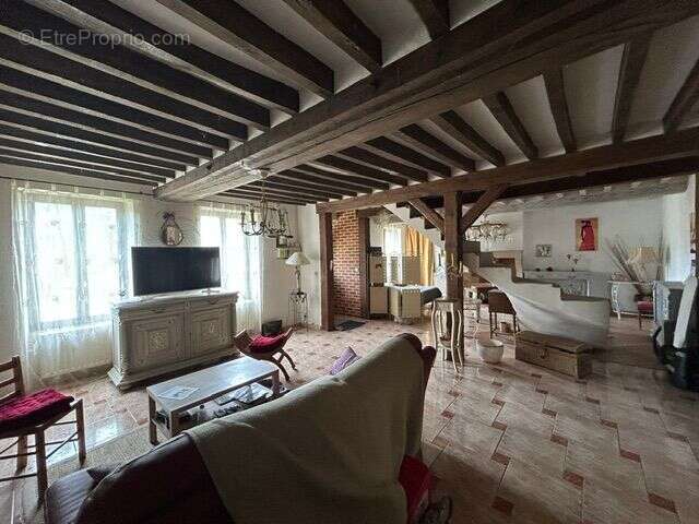 Maison à POUGNY