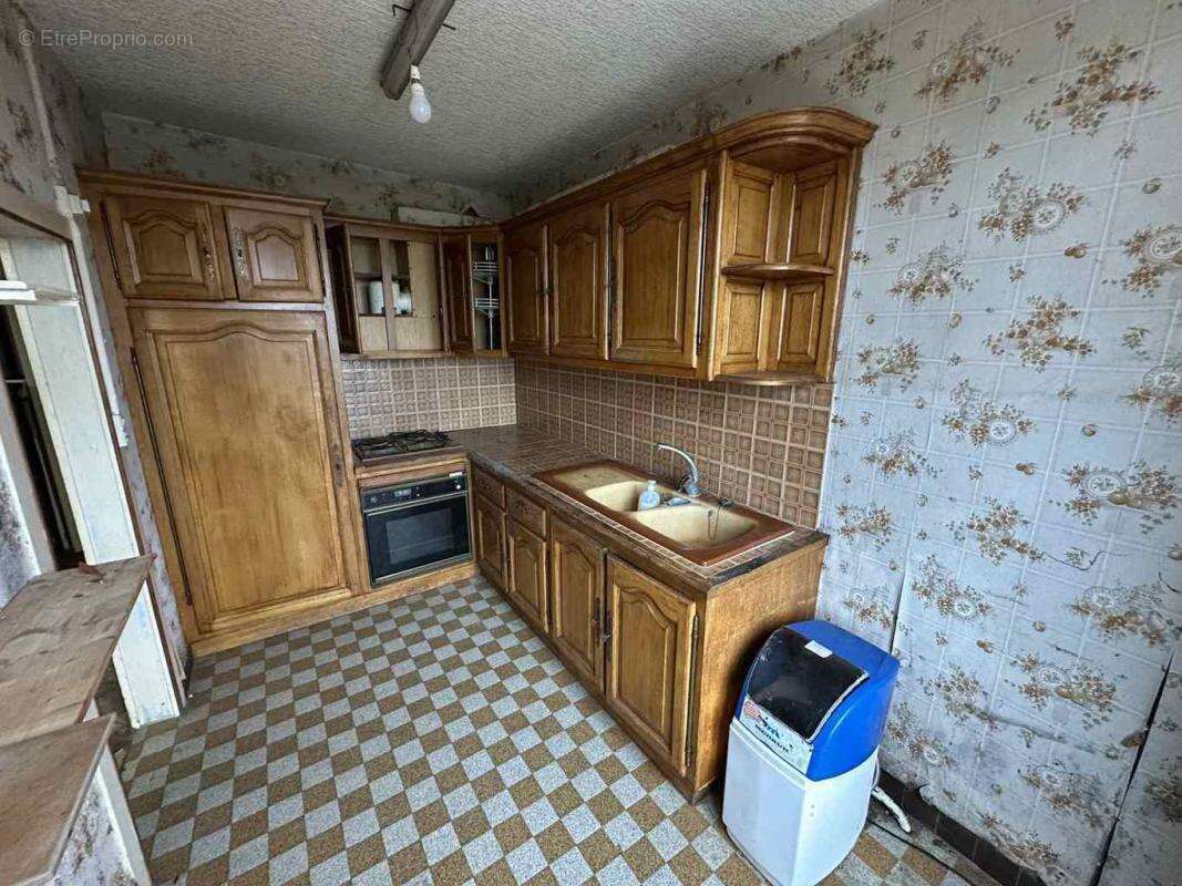 Maison à SAINT-COSME-EN-VAIRAIS