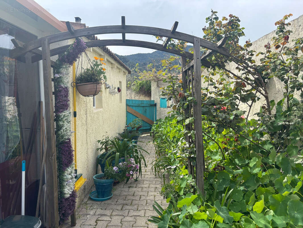 Maison à SOLLIES-PONT