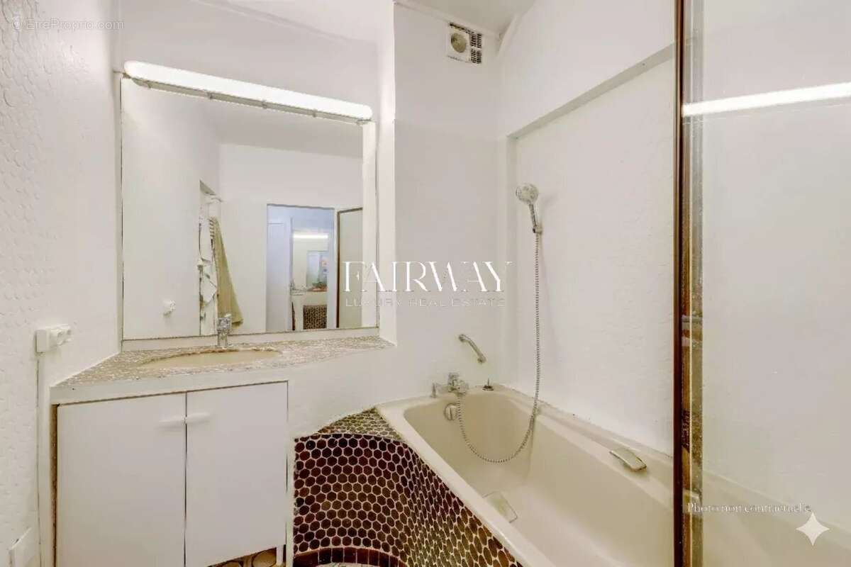 Appartement à PARIS-8E