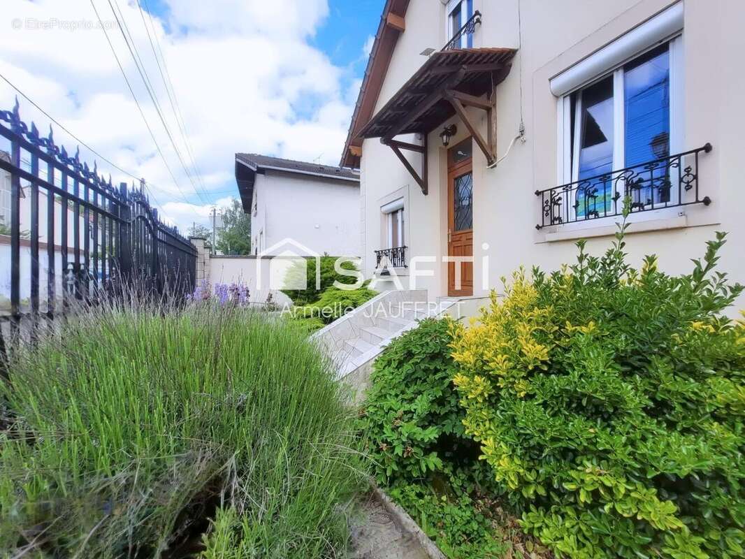 Photo 2 - Maison à MOISSELLES