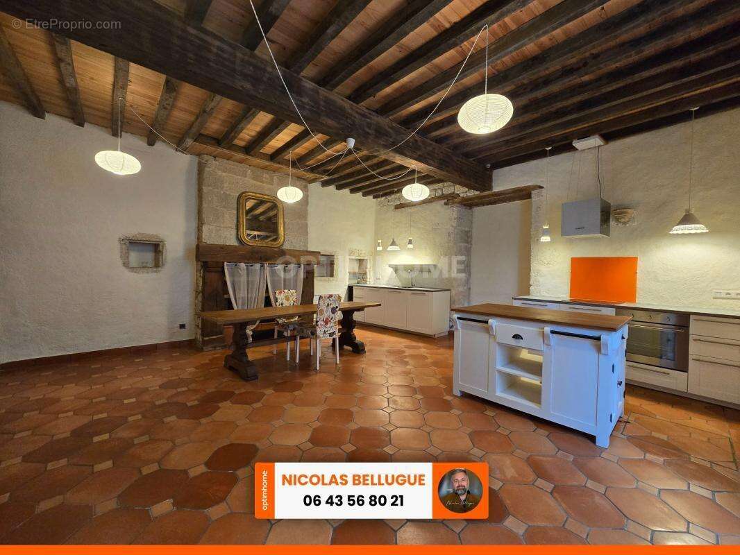Maison de caractère rénovée au cœur d’un village historique - photo 6
