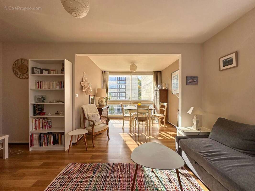 Appartement à FONTENAY-LE-FLEURY