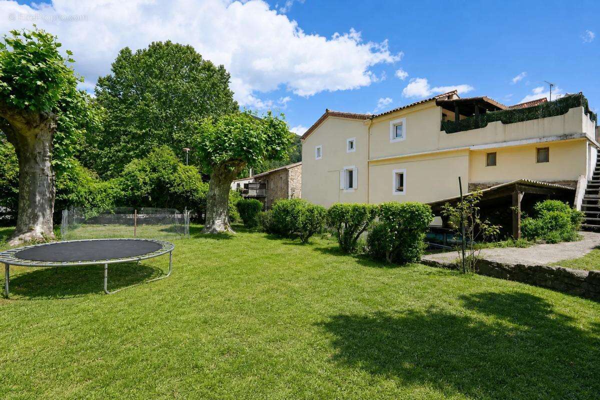 Maison de 7 pièces de 220 m² situé au Martinet - photo 18