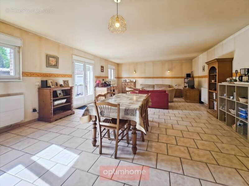 Maison à CROISILLES