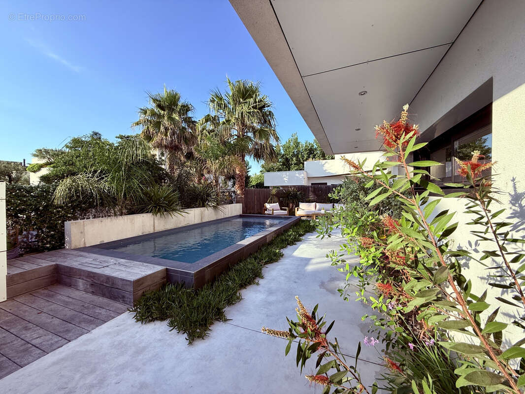 Maison contemporaine avec piscine et garage - photo 10