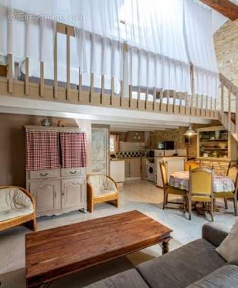 Maison à L'ISLE-SUR-LA-SORGUE