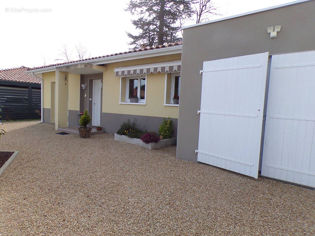 Maison à HAGETMAU