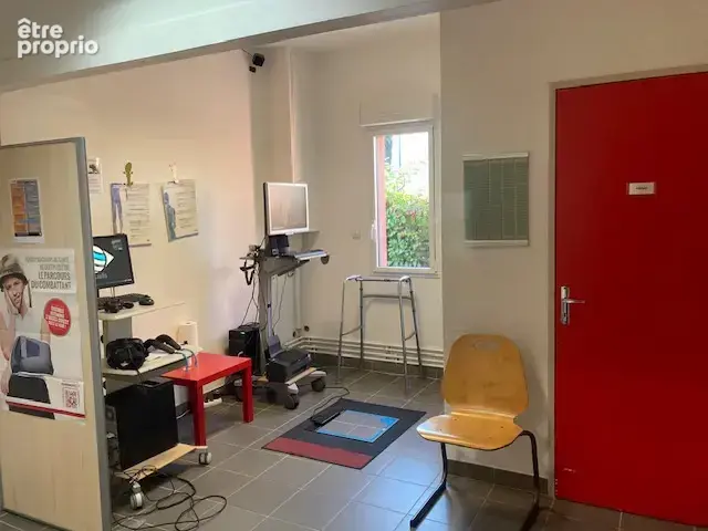 Opportunité d'investissement   Local professionnel avec 8 lots à vendre - photo 8