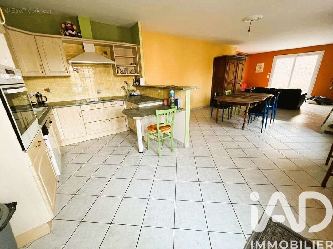 Photo 3