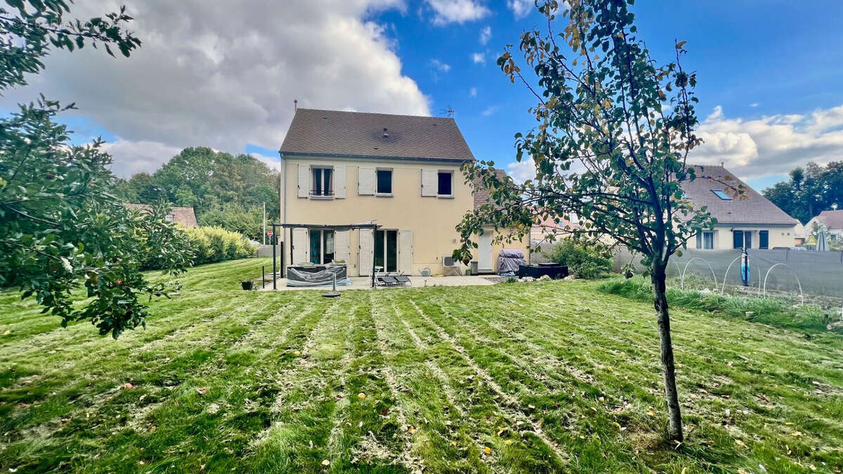 Maison à HOUVILLE-LA-BRANCHE