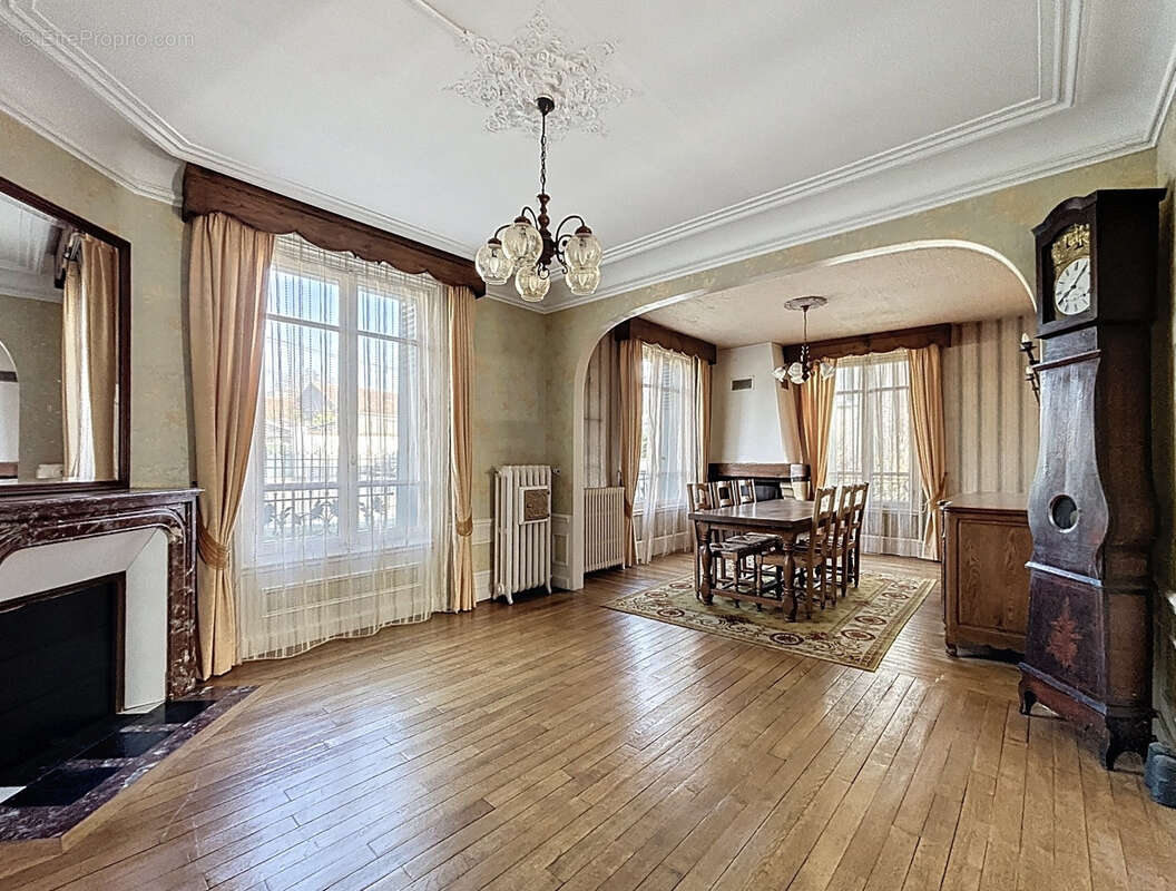 Maison à COULOMMIERS