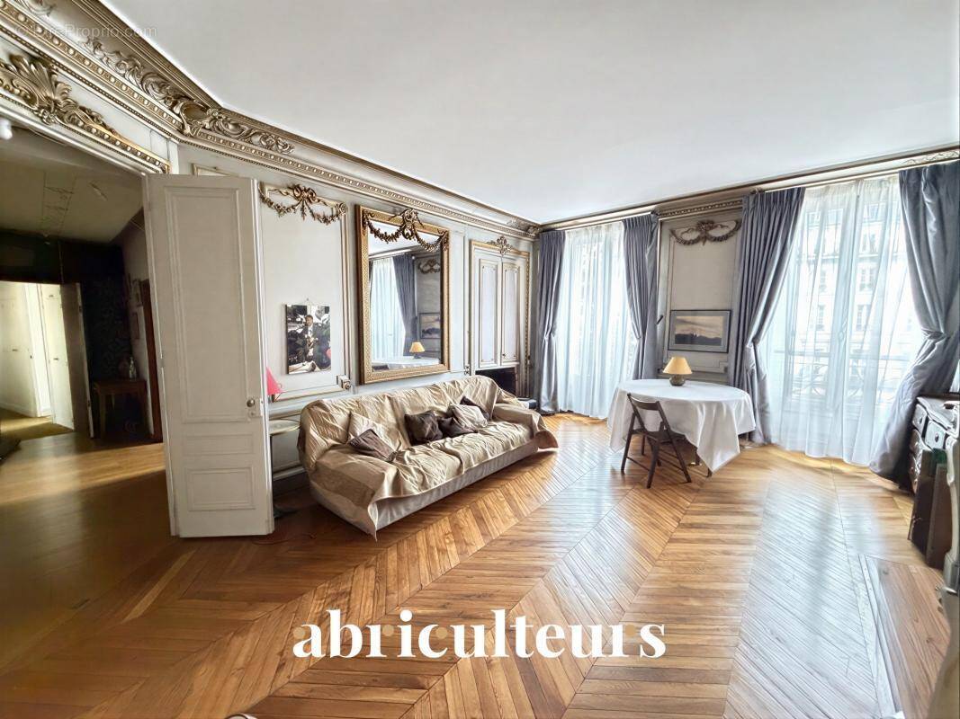 Appartement à PARIS-10E