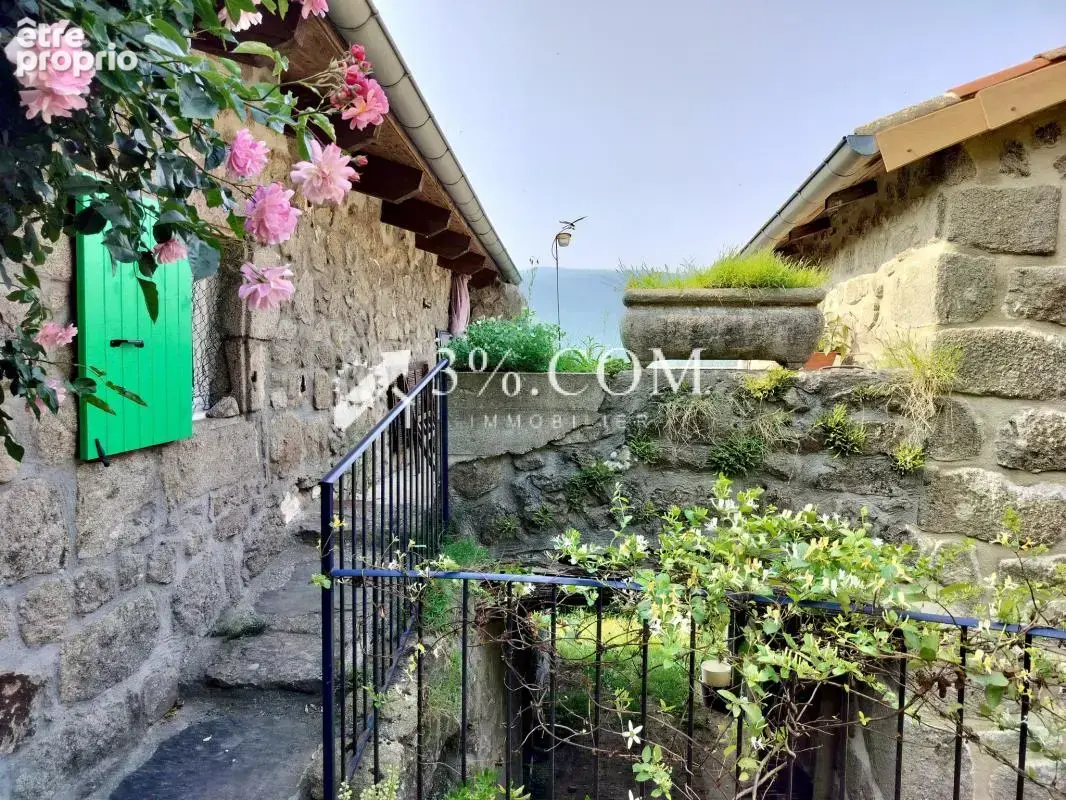 Maison à SAINT-GENEST-LACHAMP