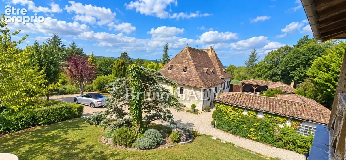 Ensemble immobilier en pierre composé de deux maison totalisant environ 262m2. sur parcelle de 13405M2 - photo 2