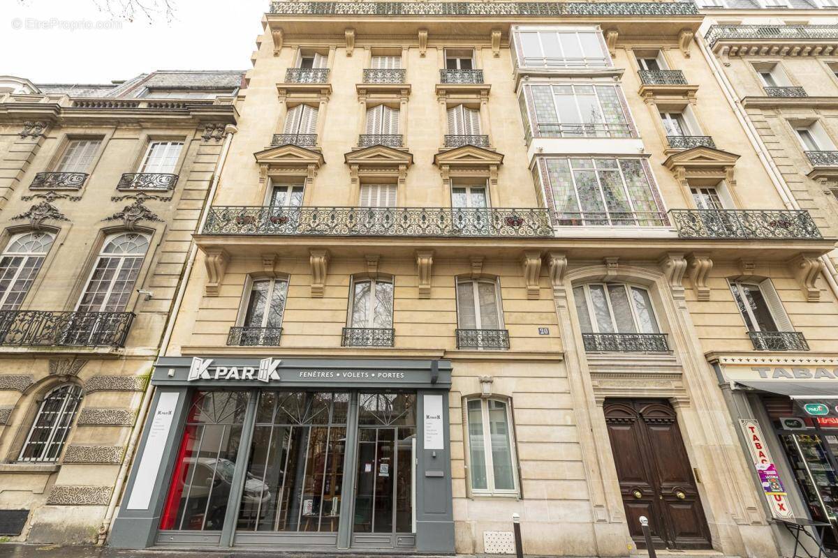 Commerce à PARIS-7E