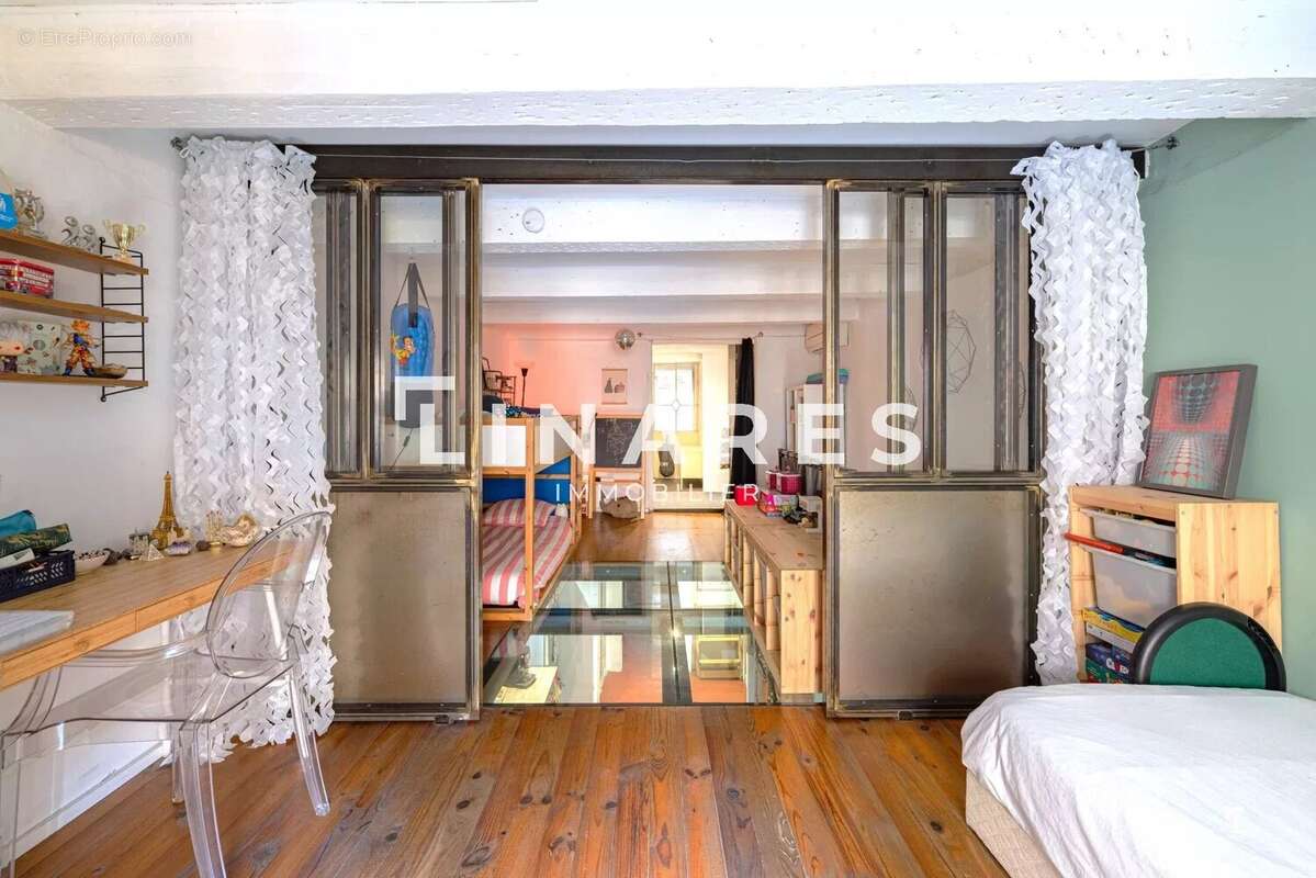 Appartement à MARSEILLE-6E