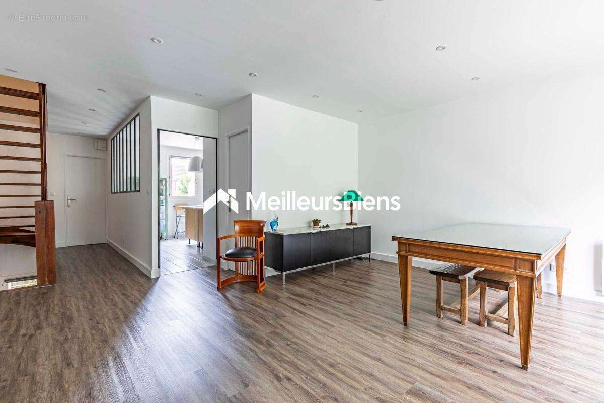 Maison à VILLENEUVE-LA-GARENNE