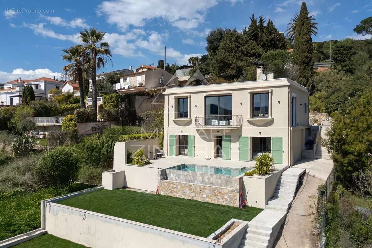 Maison à MANDELIEU-LA-NAPOULE