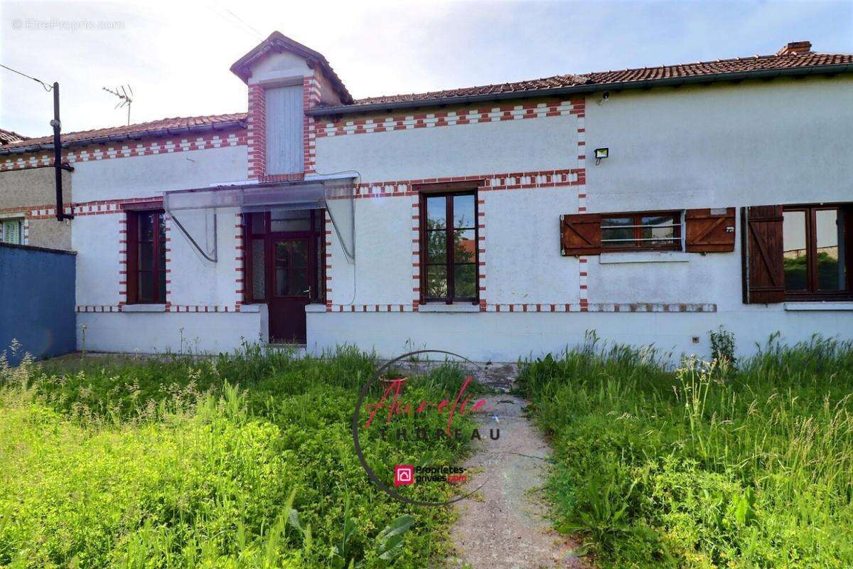 Maison à ARTENAY